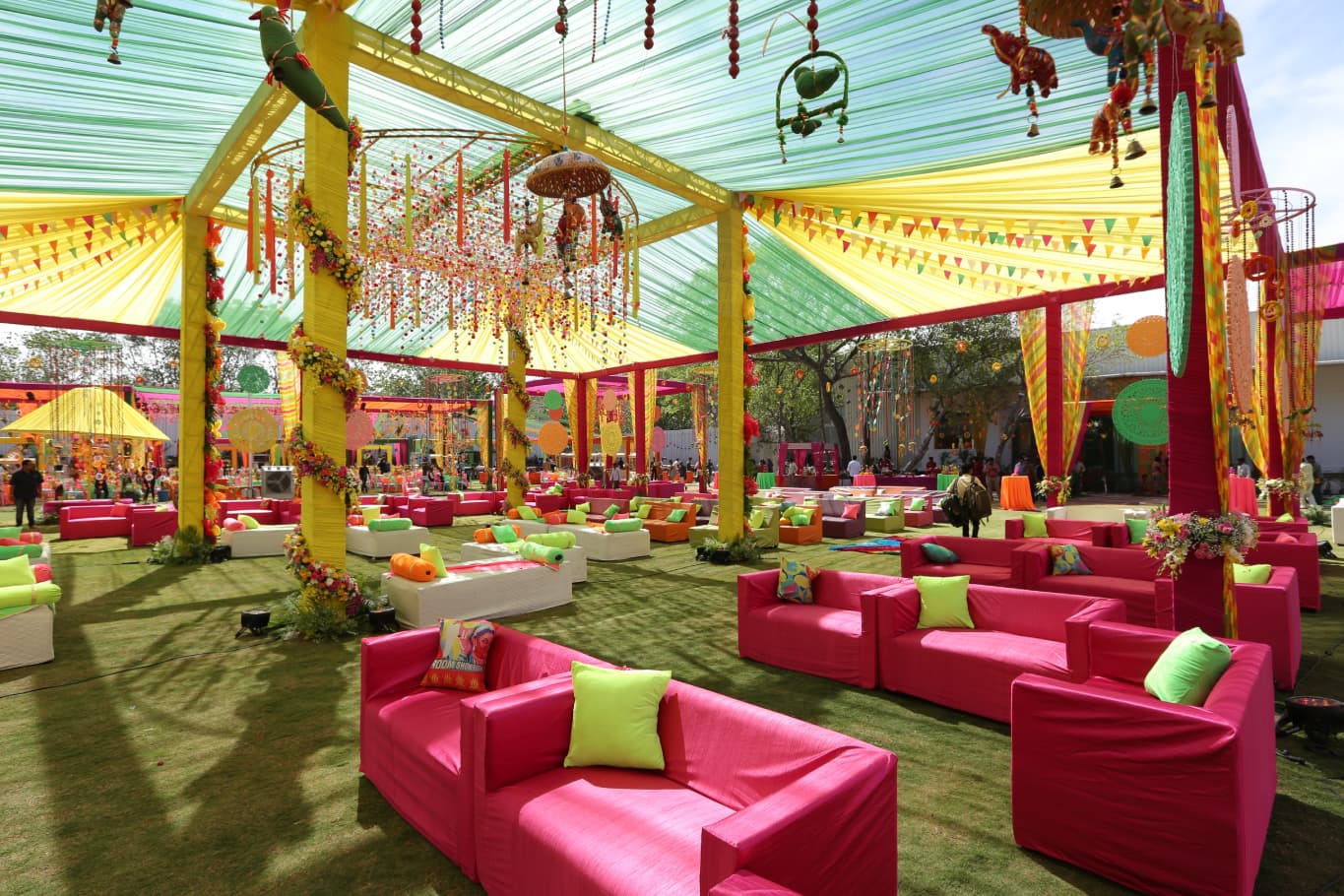 Celebrity Inspired Luxury weddings: How to Achieve a Star-Studded Affair